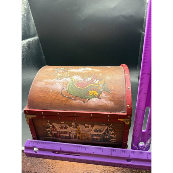 Animated Christmas Music Chest/Box Hand Painted - Picture 9 of 9